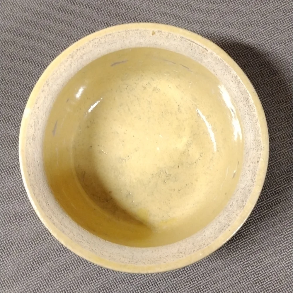 Classic ceramic crock style pet dish